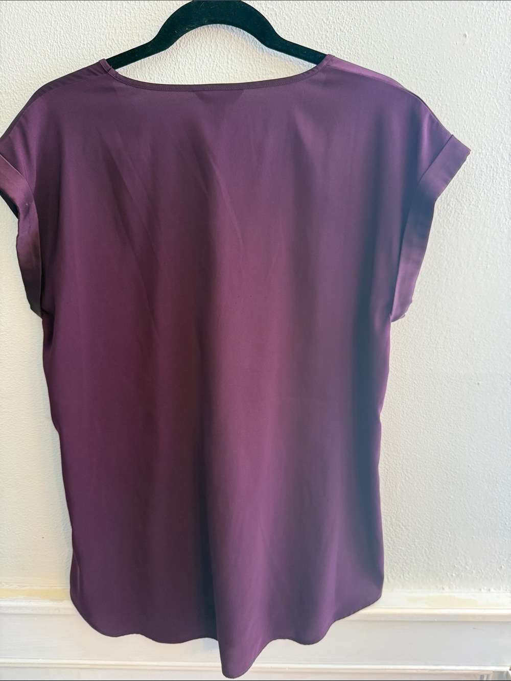 Express Plum Short-Sleeve V-Neck Blouse - Picture 5 of 5